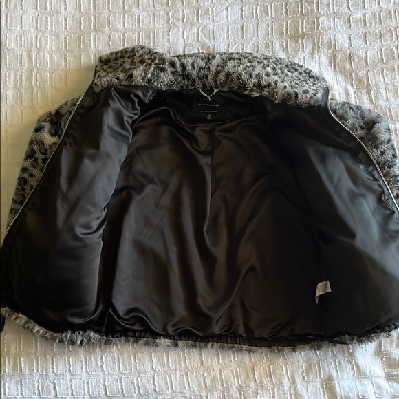 Leopard Print Faux Fur Jacket - Picture 3 of 5